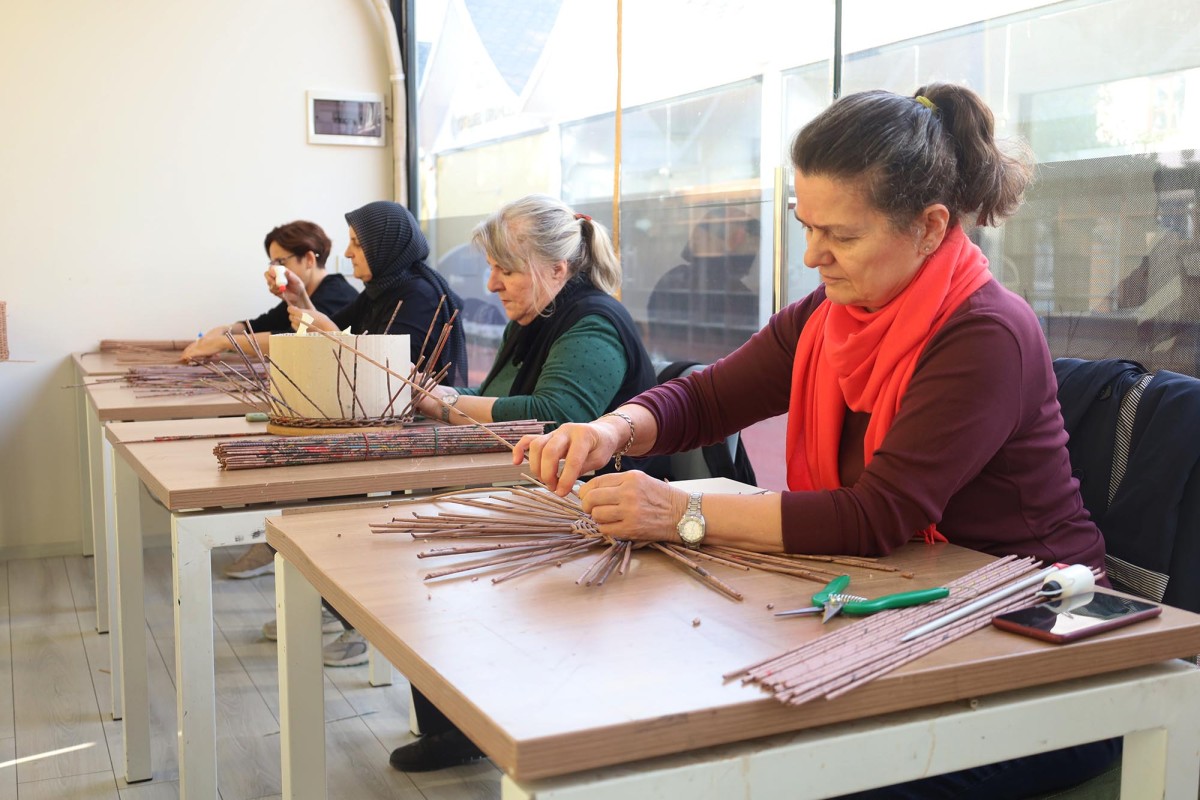 Atıklar İlham Veren Ellerde Sanata Dönüşüyor