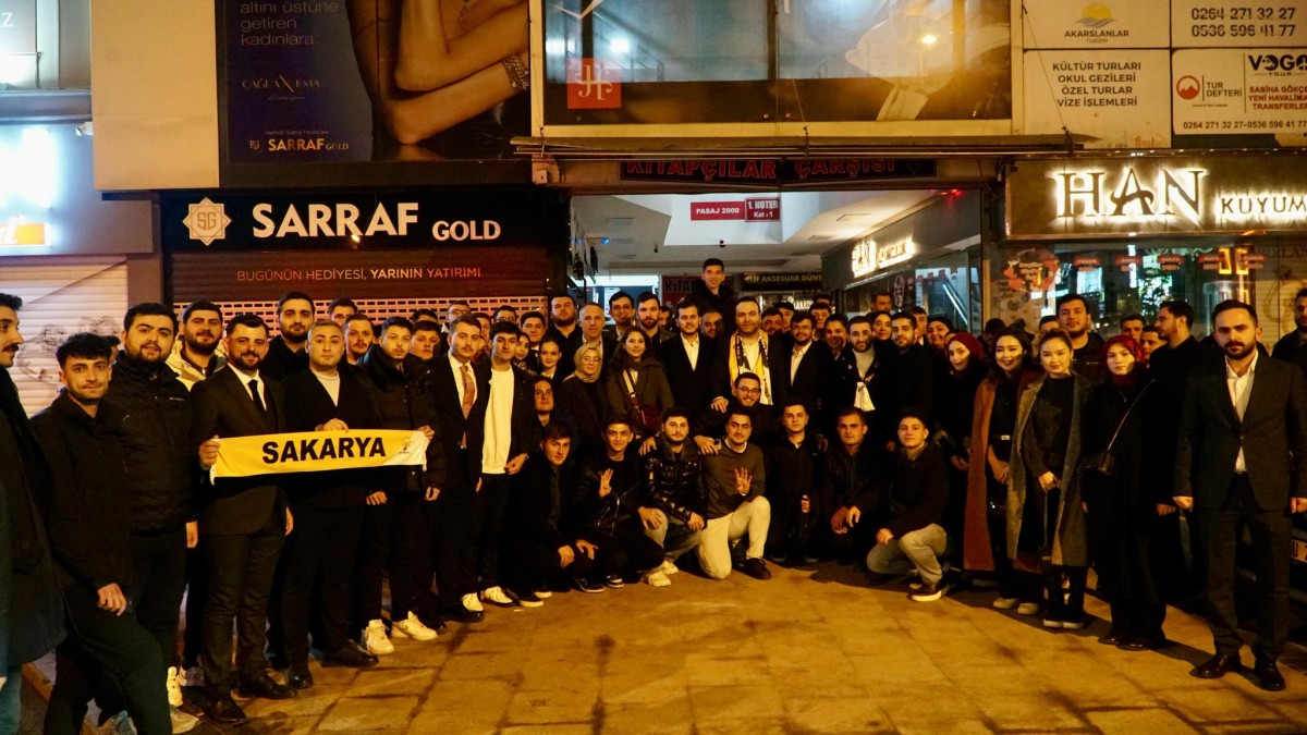 AK GENÇLİK, SAHUR SOFRASINDA BULUŞTU