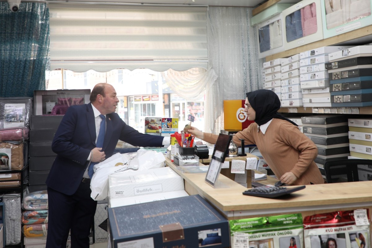BAŞKAN MEHMET ATA’DAN 8 MART’TA ANLAMLI JEST