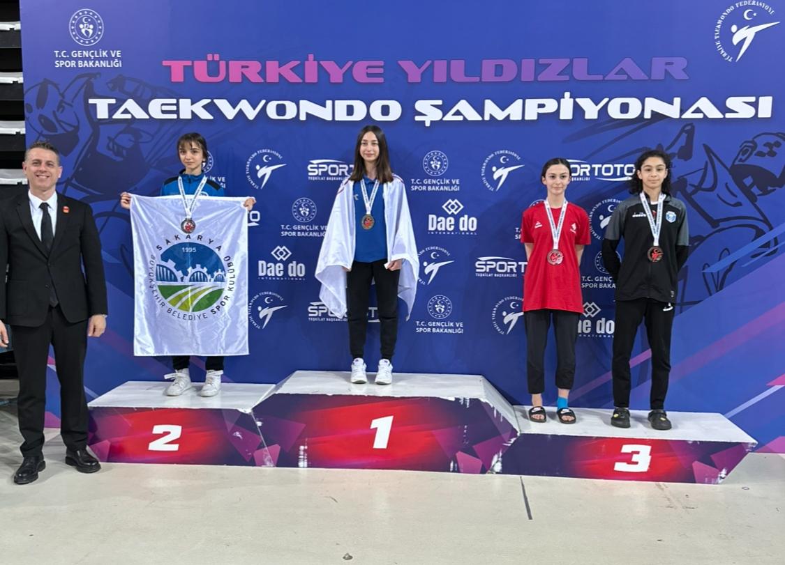 Büyükşehirli taekwondocu Sakarya’nın gururu oldu