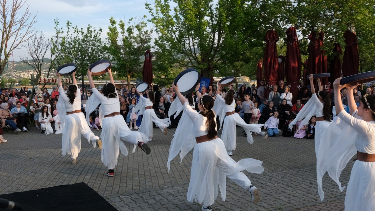Sapanca’da İlk Hıdırellez Şenliği Coşkusu