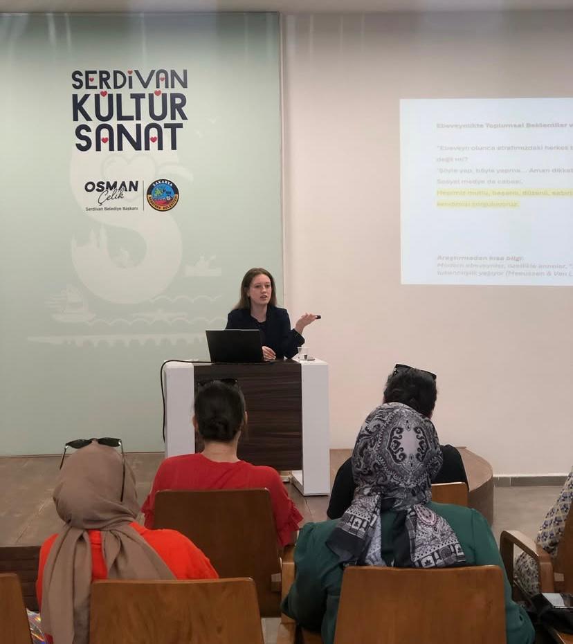 Serdivan’da Temmuz Ayı Aile Seminerleri Tamamlandı