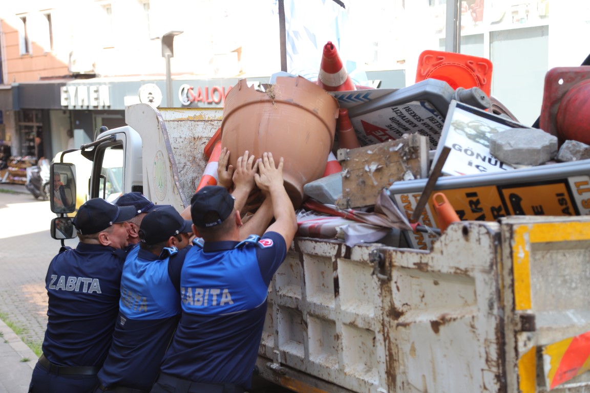 Hendek Belediyesi’nde Kaldırım İşgallerie Karşı Denetim 