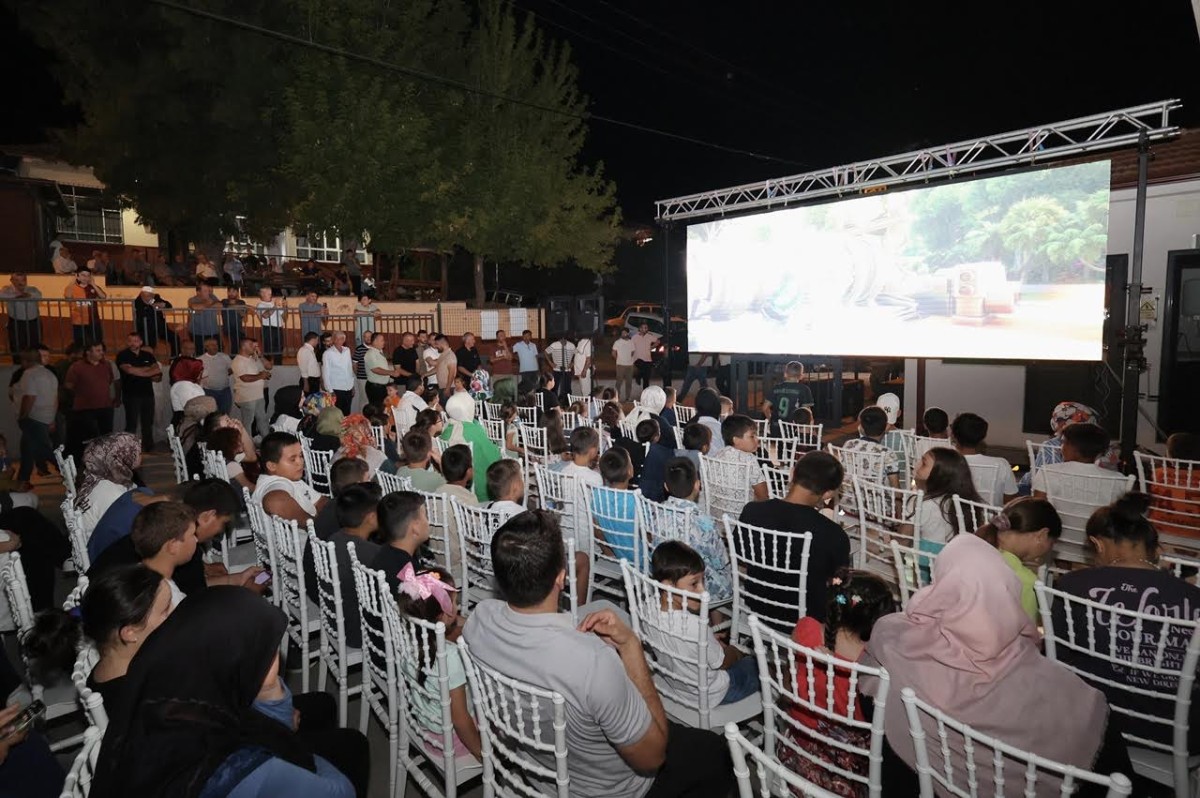 Salmanlı Mahllesinde Çocuk Sineması Keyfi