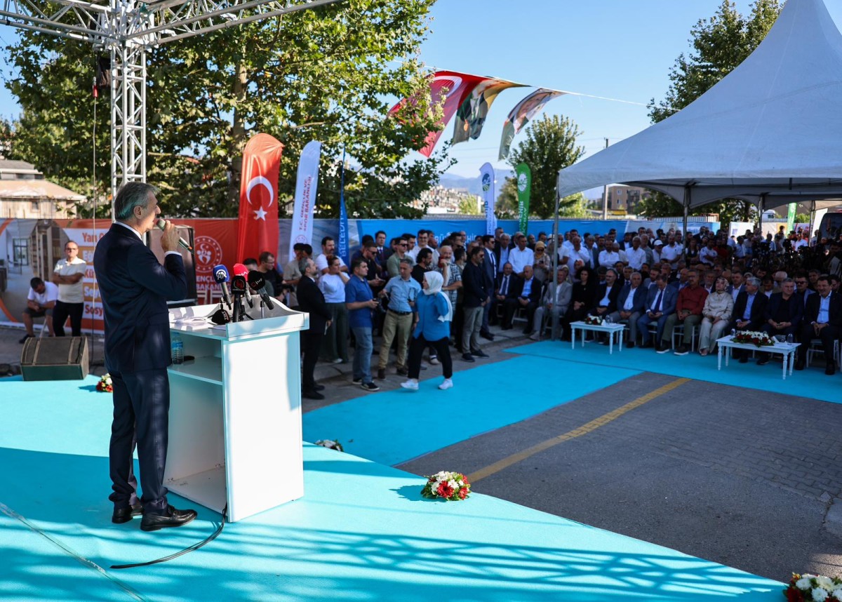 Bakan Bak Uluslararası Mollaköy Kano Kürek Parkuru, Su Parkı ve Millet Bahçesi Projesi Müjdesini Verdi