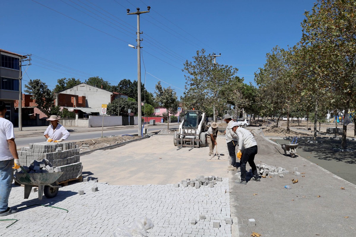 Söğütlü’nün yeni sosyal alanı Ritim Park’ta çalışmalar devam ediyor