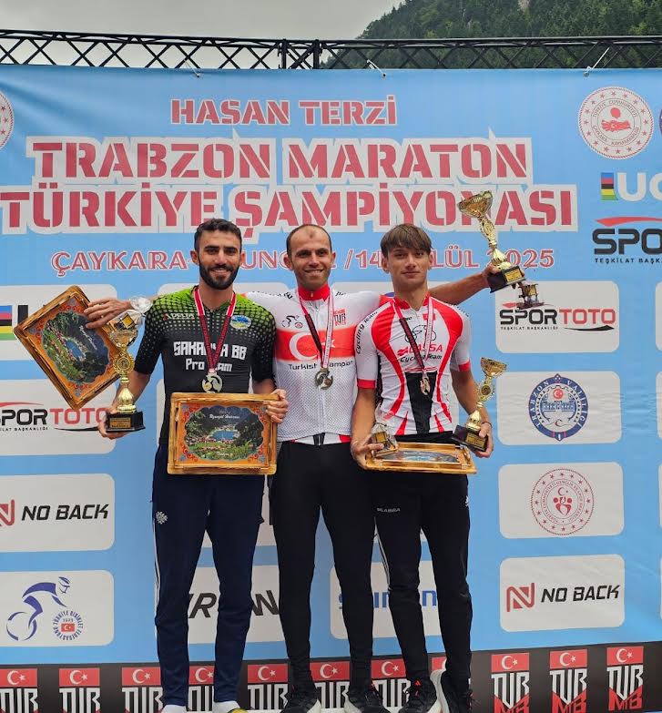 Podyumu Boş Bırakmadı
