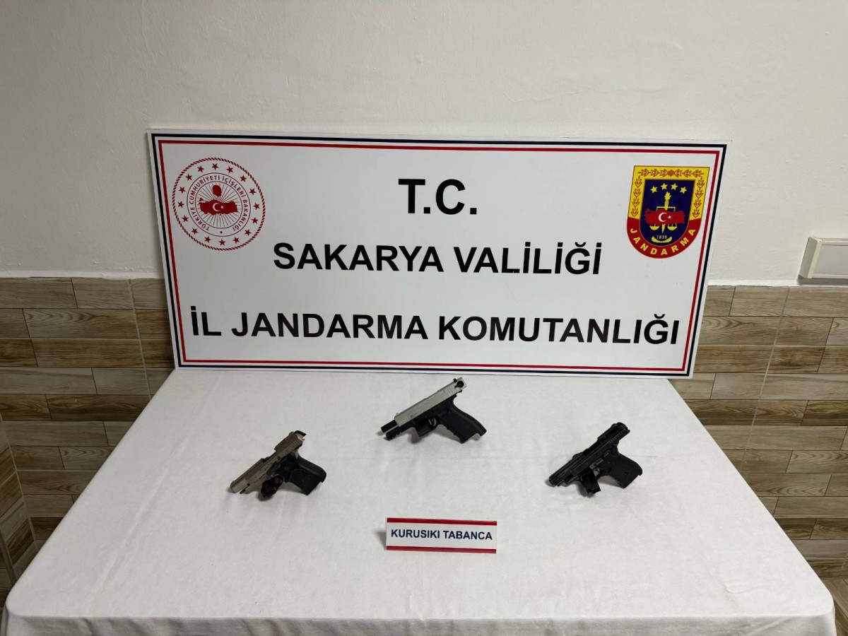 Üç Kurusıkı Tabanca Ele Geçirildi