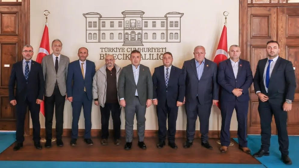 Sakarya Rizeliler Derneği’nden Vali Faik Oktay Sözer’e ziyaret