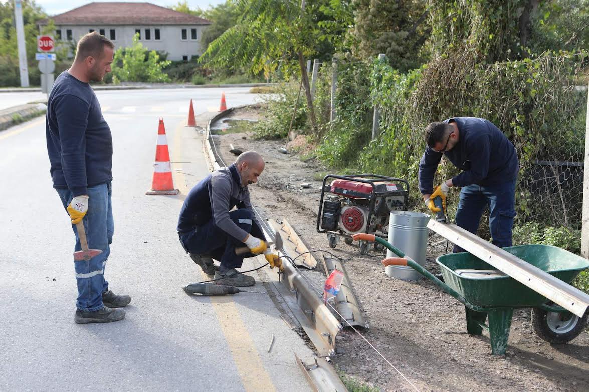 Hanlı Girişte Kaldırım Çalışmalarına Başladı