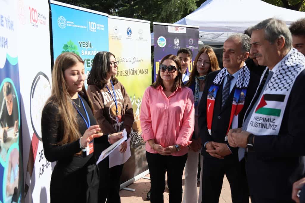 Performans Videoları Ziyaretçilerin Dikkatini Çekti