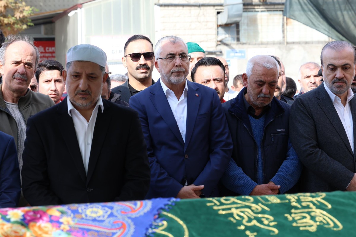 Yangında Hayatını Kaybedenler Son Yolculuğa Uğurlandı