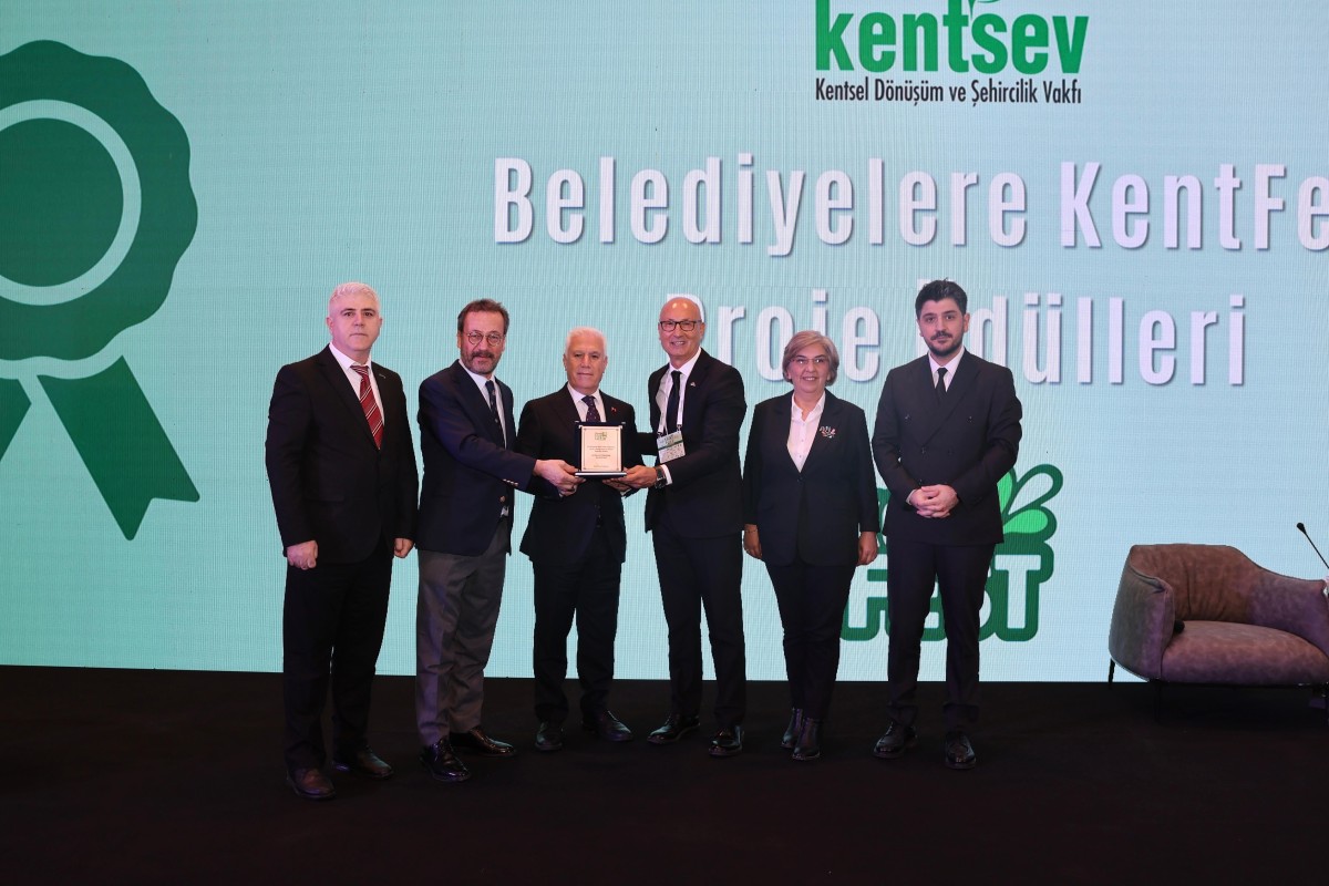 Bursa Büyükşehir’e ‘Akıllı Şehir’ Ödülü