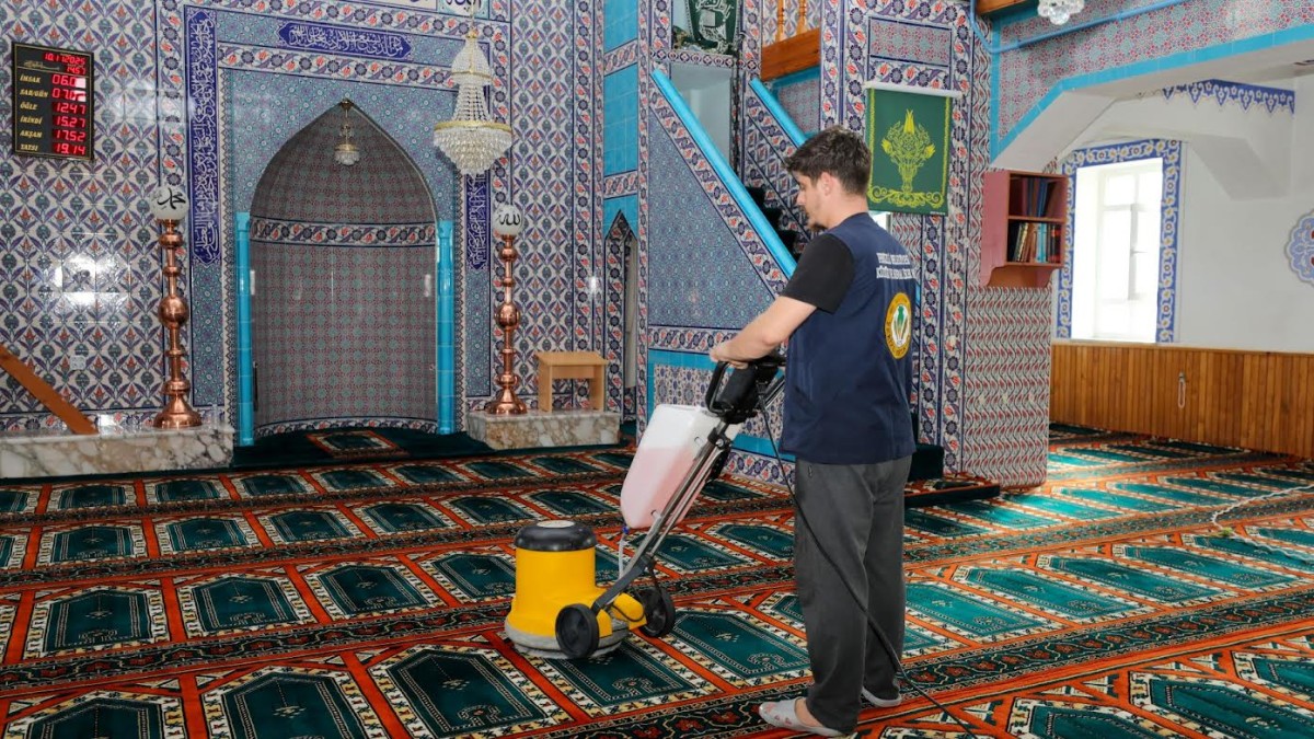 Camilerde Temizlik Seferberliği