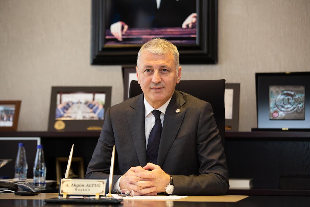 Başkan Altuğ'dan 24 Kasım Öğretmenler Günü Kutlama Mesajı