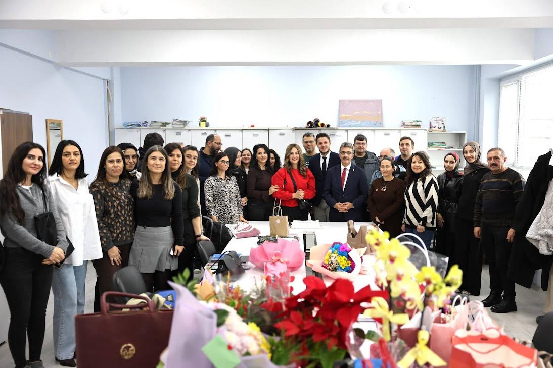Başkan Dinç: Öğretmenler Günü’nü En İçten Dileklerimle Kutluyorum