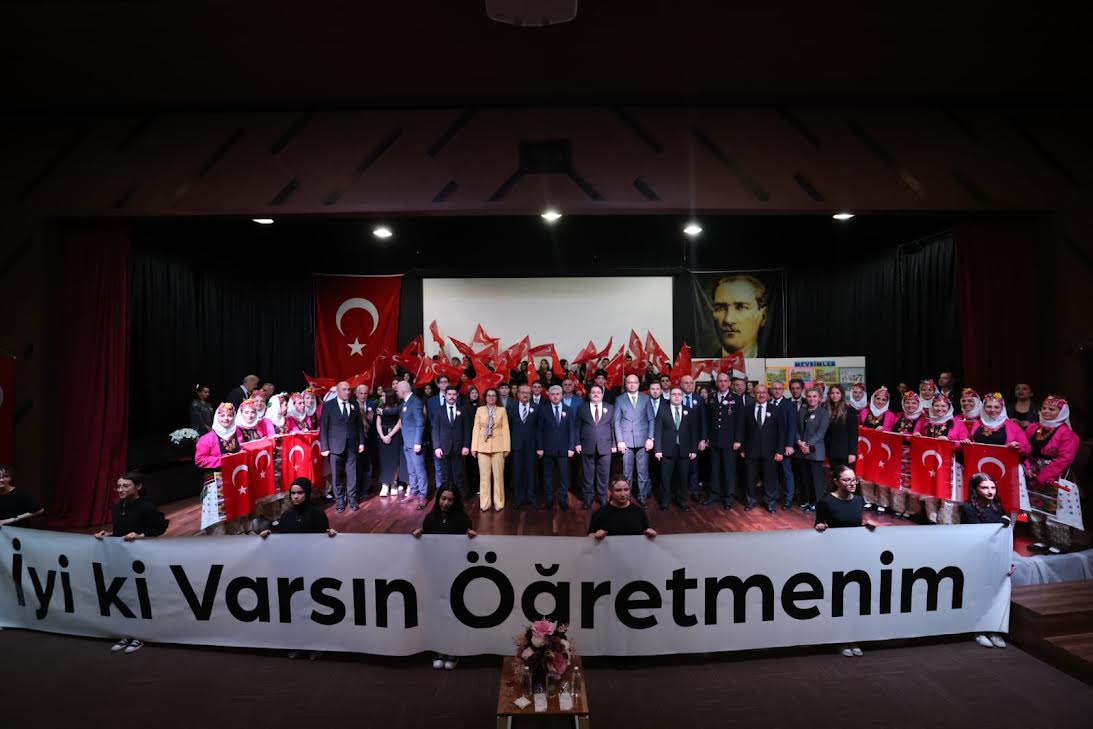 24 Kasım Öğretmenler Günü Coşkuyla Kutlandı