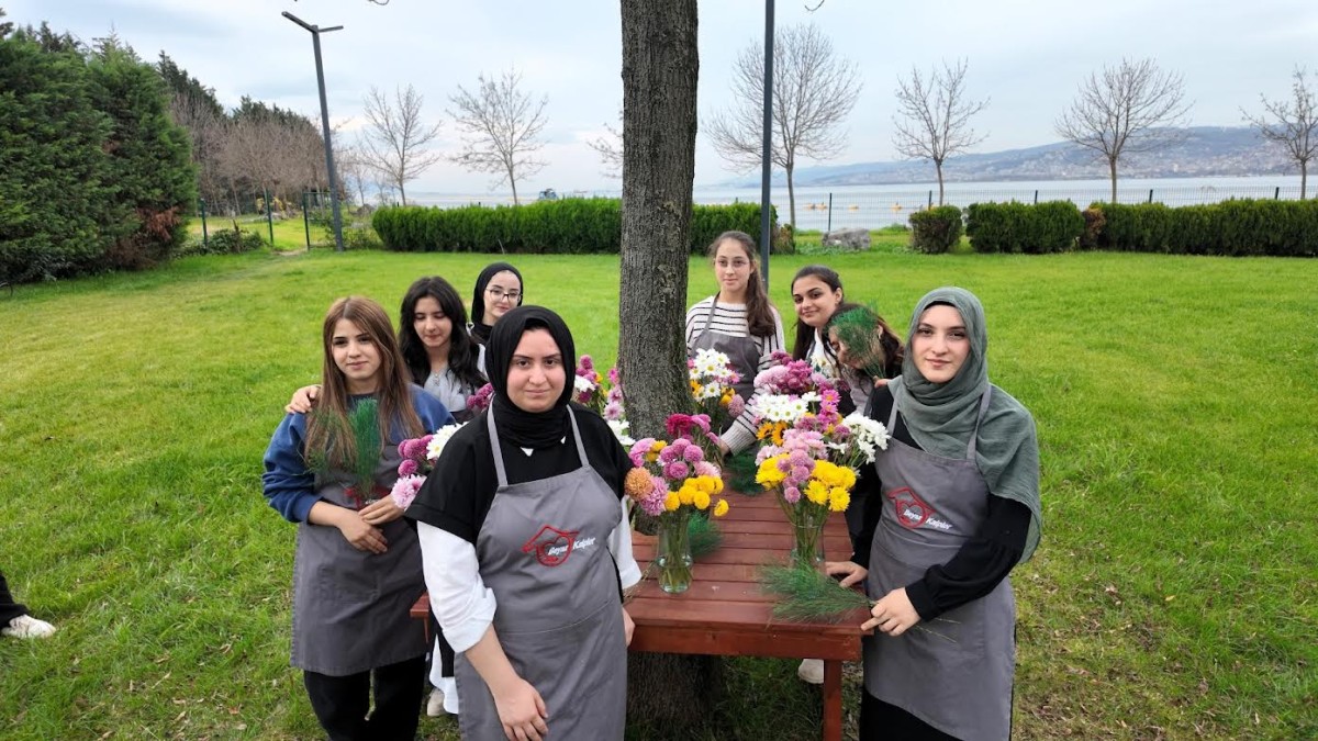 Renklerin En Zarif Hali Buketlerde Buluştu