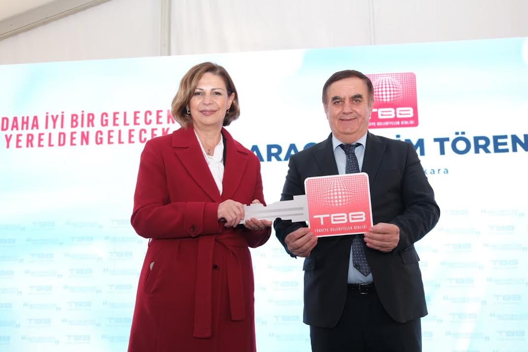 55 Belediyeye 59 yeni Hizmet Aracı Hibe Etti