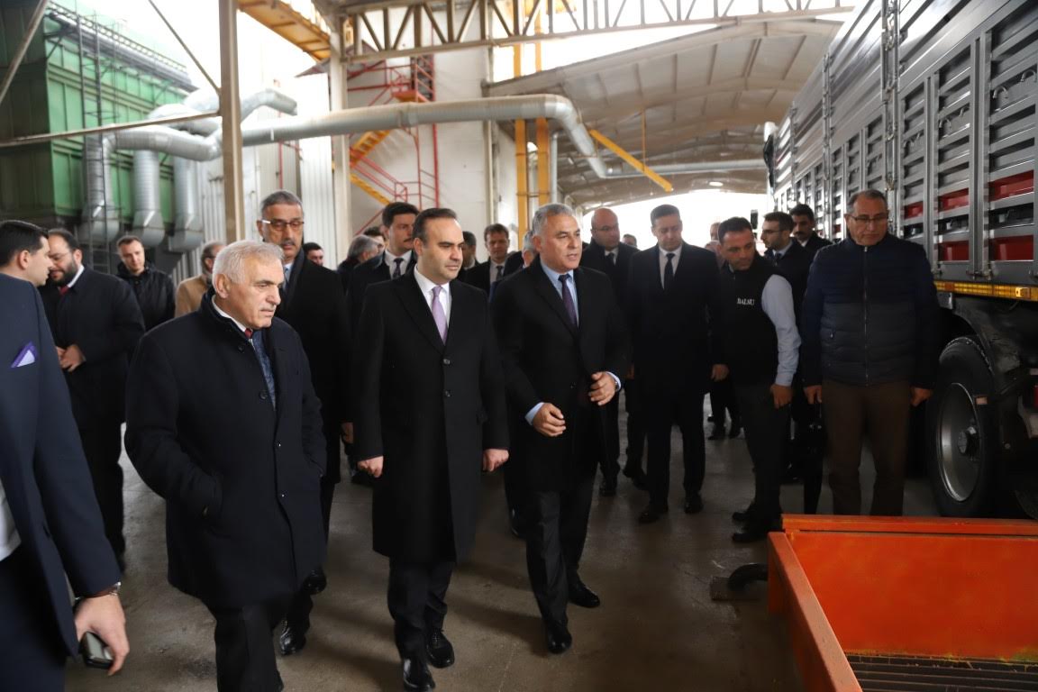 Hendek'te Eğitim ve Sanayi Yatırımlarını İnceledi 