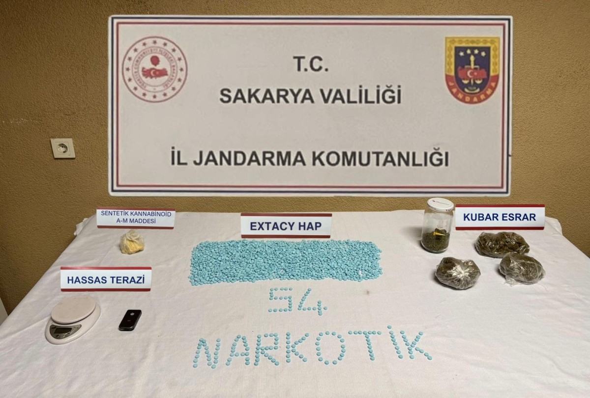Binlerce Hap ve Kilo Kilo Madde Ele Geçti