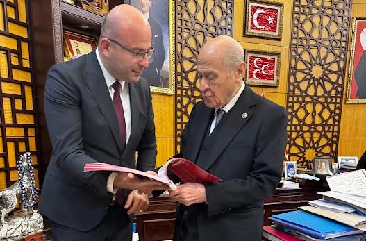 Başkan Oğuz Alkaş Saha Raporunu MHP Lideri Bahçeli'ye Sundu