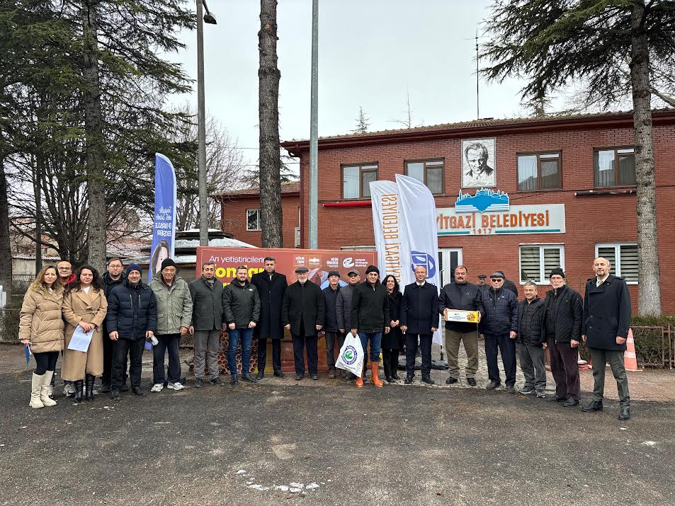 Arı Yemi Desteği Aralıksız Sürüyor 