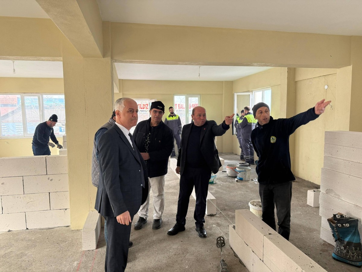 Ferizli’de Mesleki Eğitim Merkezi İnşaatı Yerinde İncelendi
