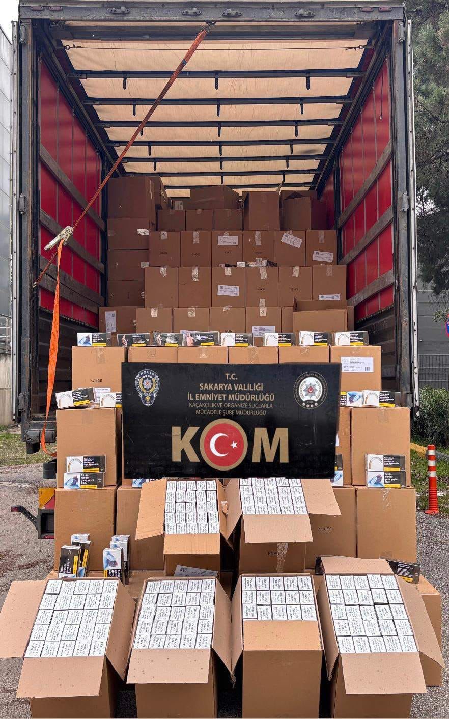 Sakarya’da Kaçak Makaron Operasyonu
