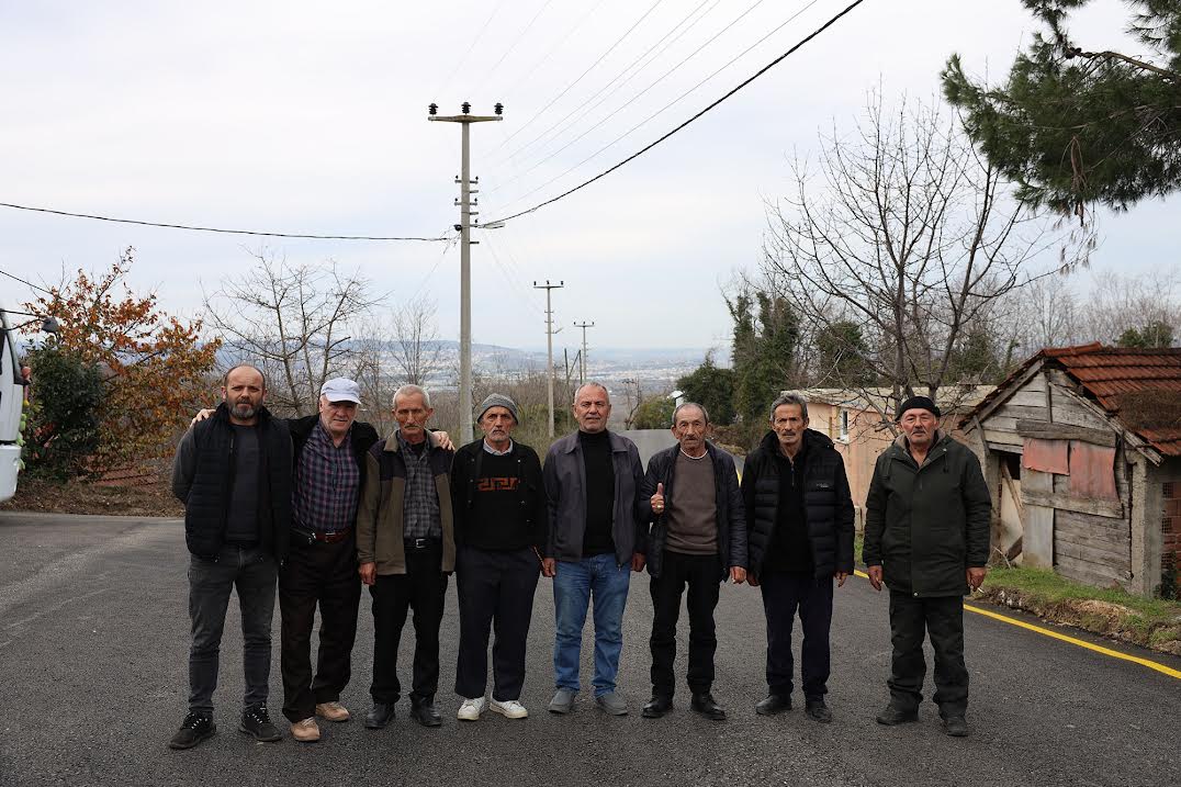 Tepe Mahallesi sakinlerinden Büyükşehir’e Asfalt Teşekkürü