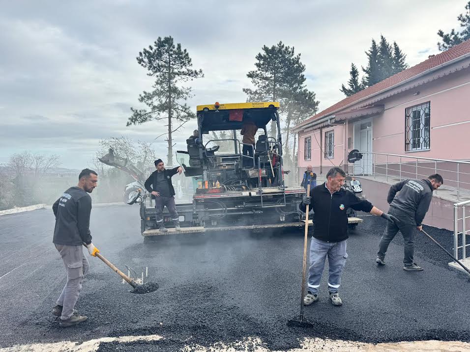 Selahiye Kültürevi’nde Asfalt Serimi 
