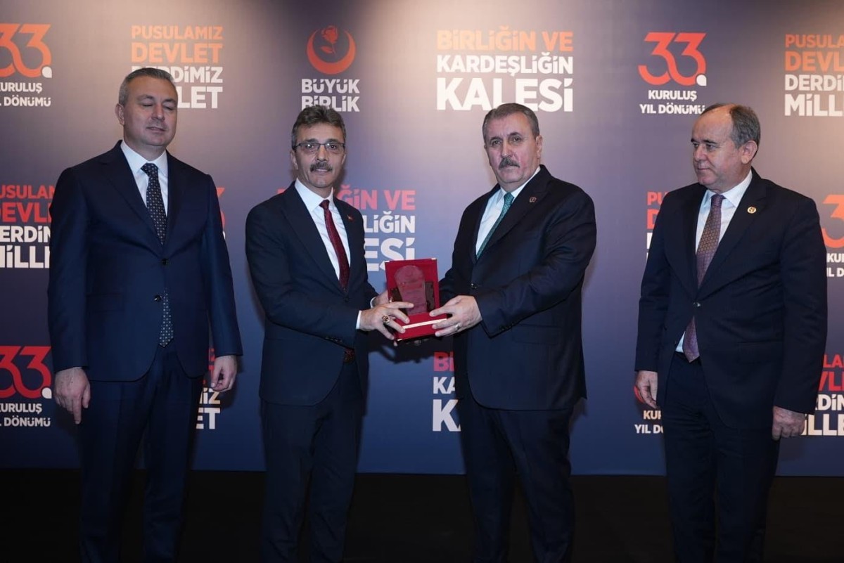 Başkan Dinç'ten 33. Yıl Mesajı 
