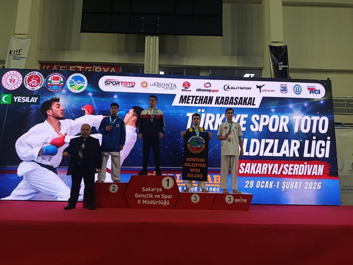Serdivan Belediyesi Karate Takımı'ndan Tarihi Başarı