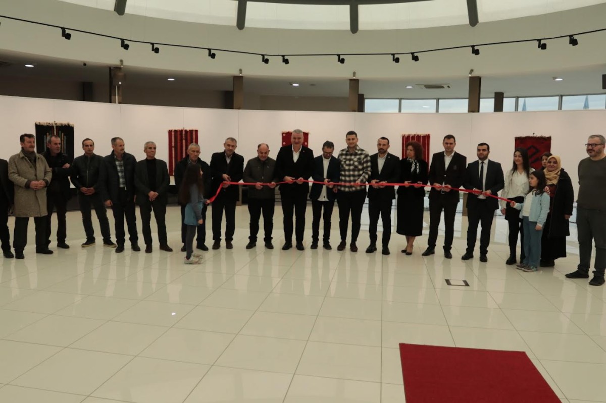 Makro Gelenek Sergisi Kubbealtı’nda Sanatseverlerle Buluştu