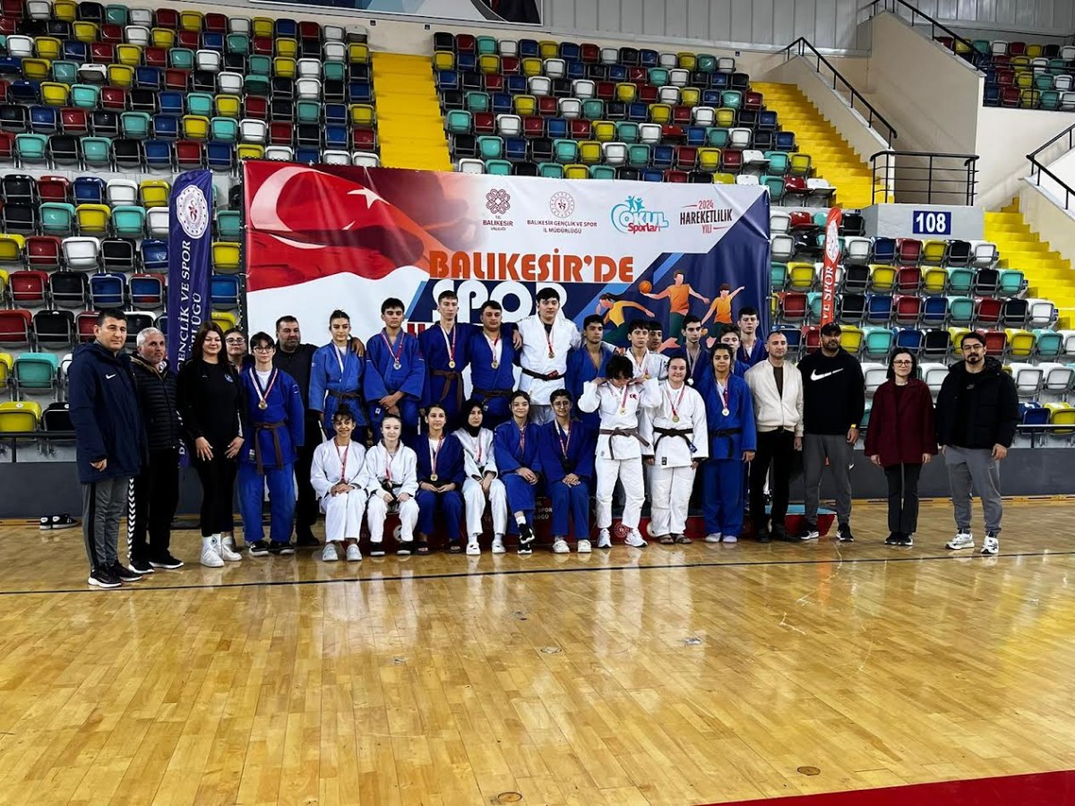 Güreş ve Judoda Madalyaları Topladı
