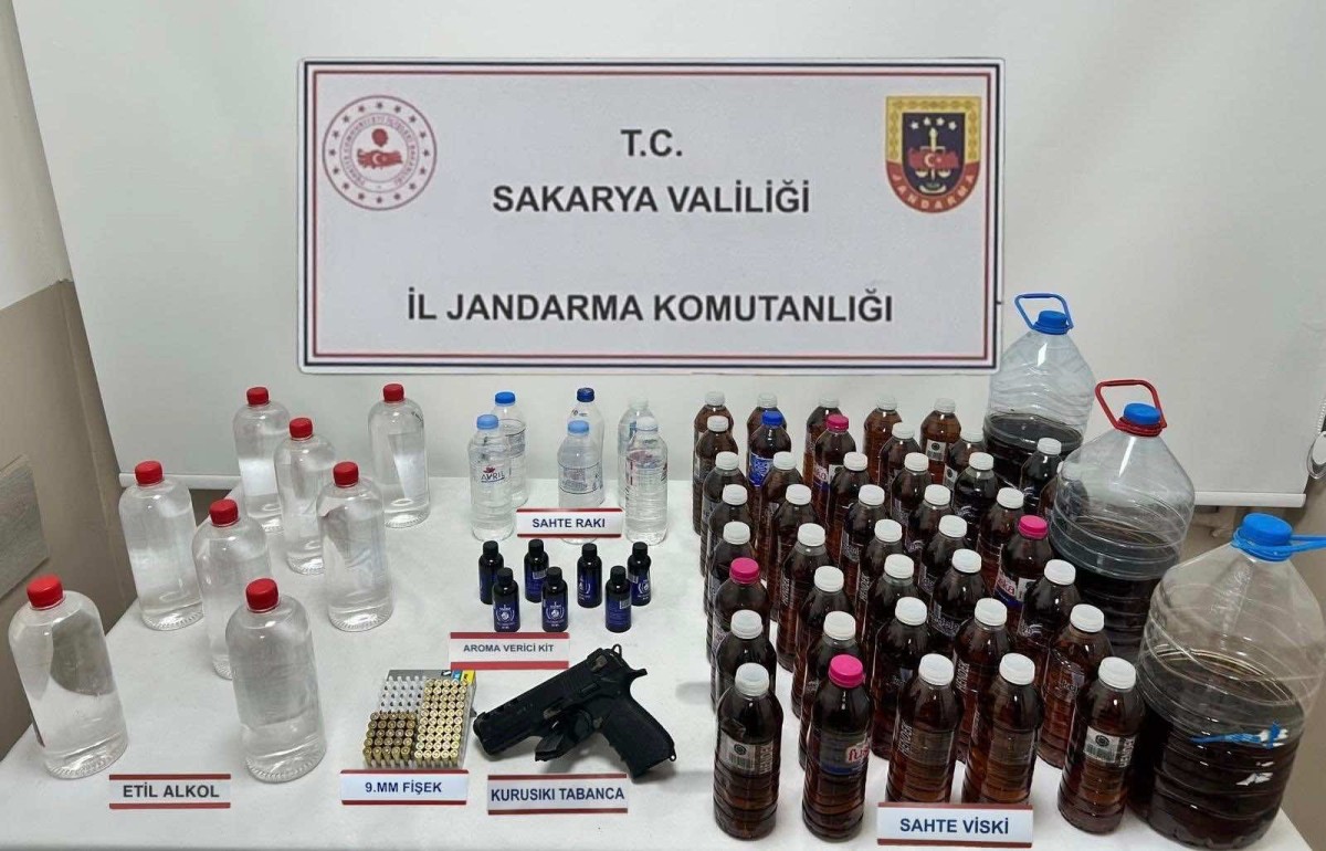 Jandarma Kaçak İçkiye Geçit Vermedi