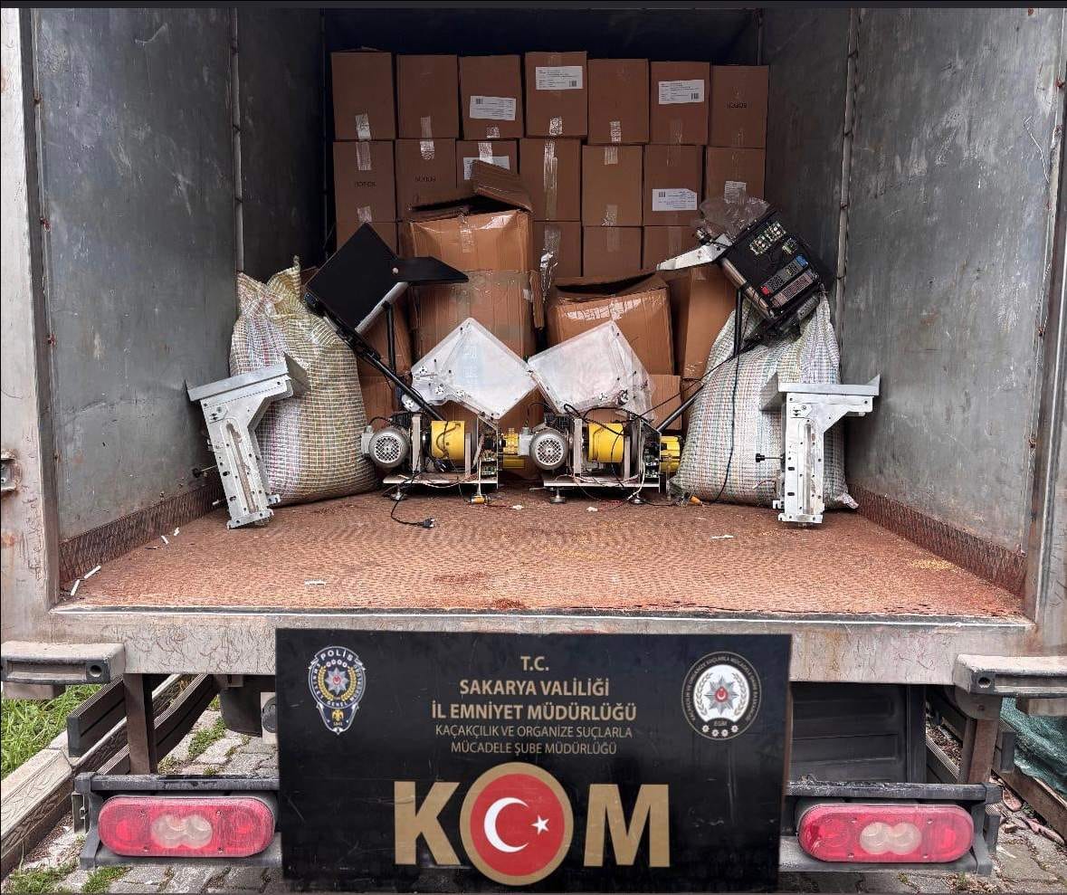 Sakarya’da Kaçak Tütün Operasyonu: Binlerce Makaron Ele Geçirildi