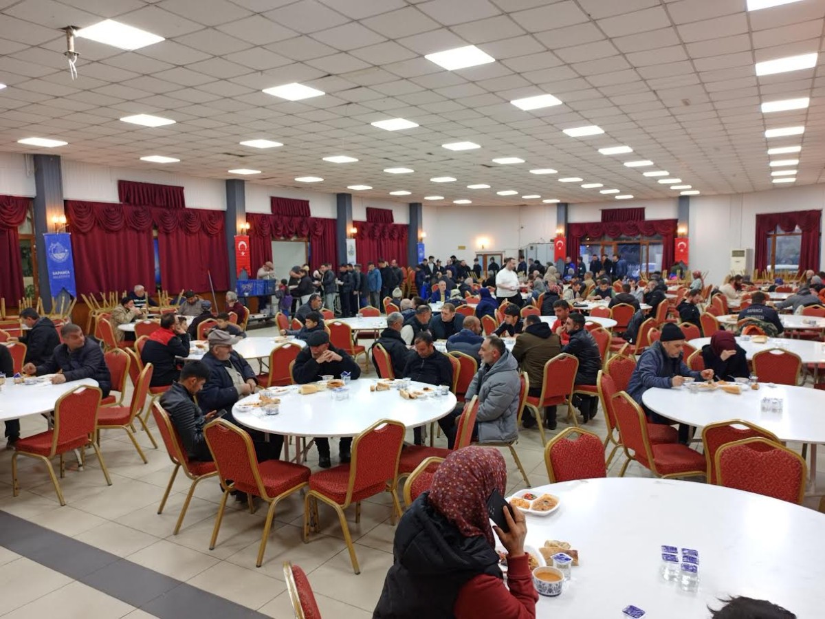 Ramazan Bereketi Aynı Sofrada Paylaşılıyor