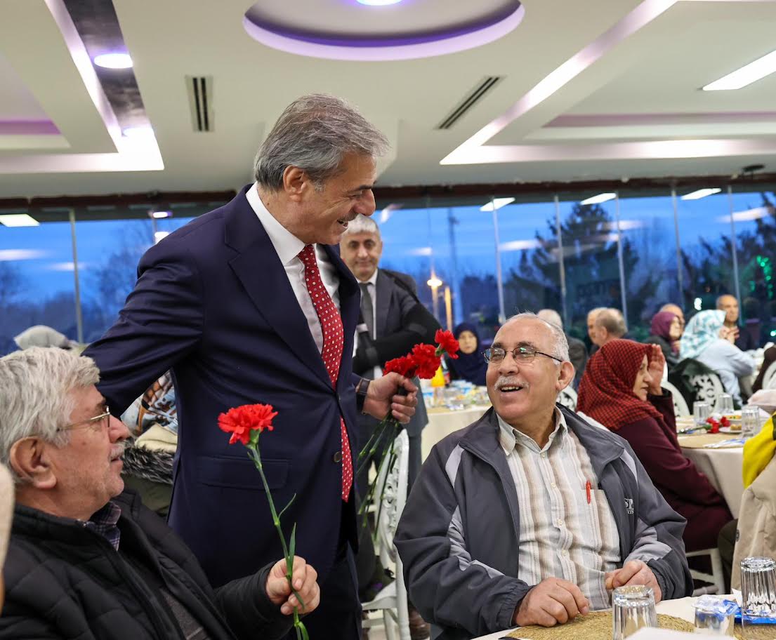 Başkan Alemdar: Başımızın Tacı Büyüklerimizi Asla Yalnız Bırakmayacağız