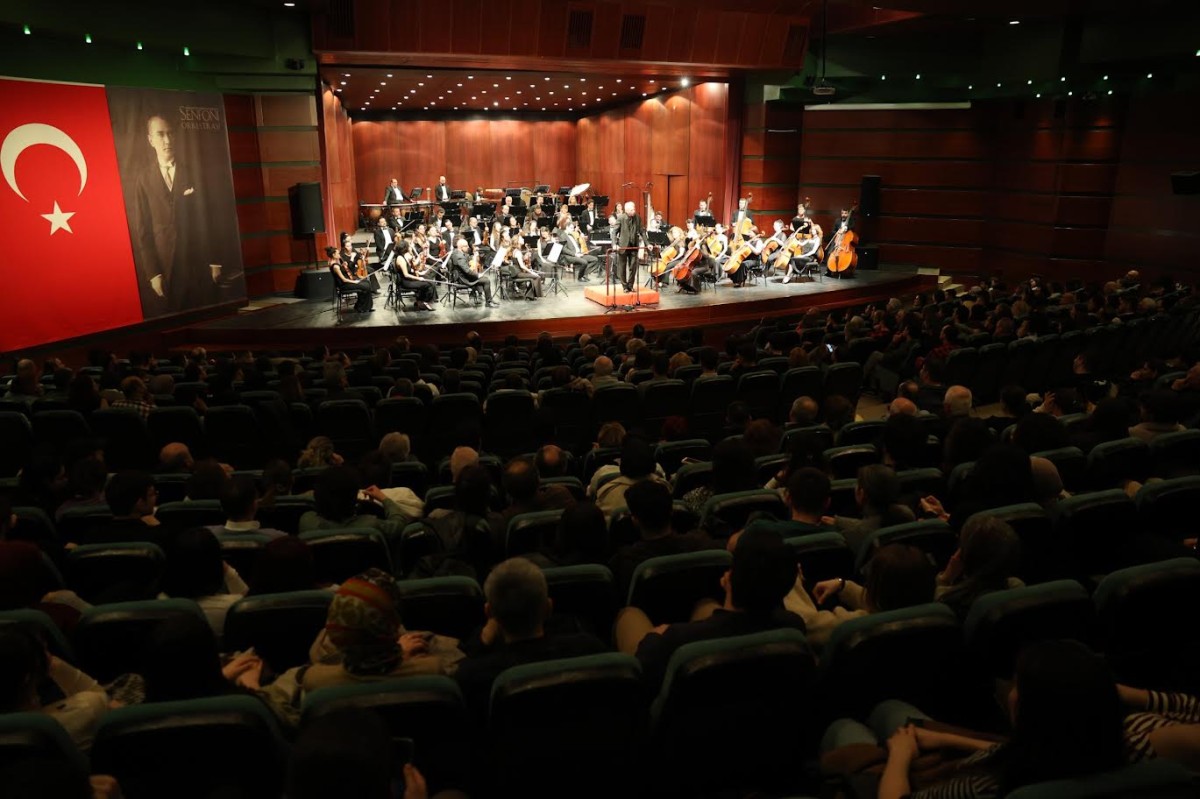 Unutulmaz Bir Konser Gecesi Yaşattı