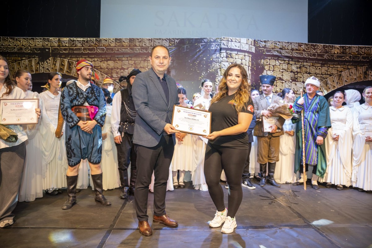 Sakarya'nın ruhu sahnede hayat buldu.