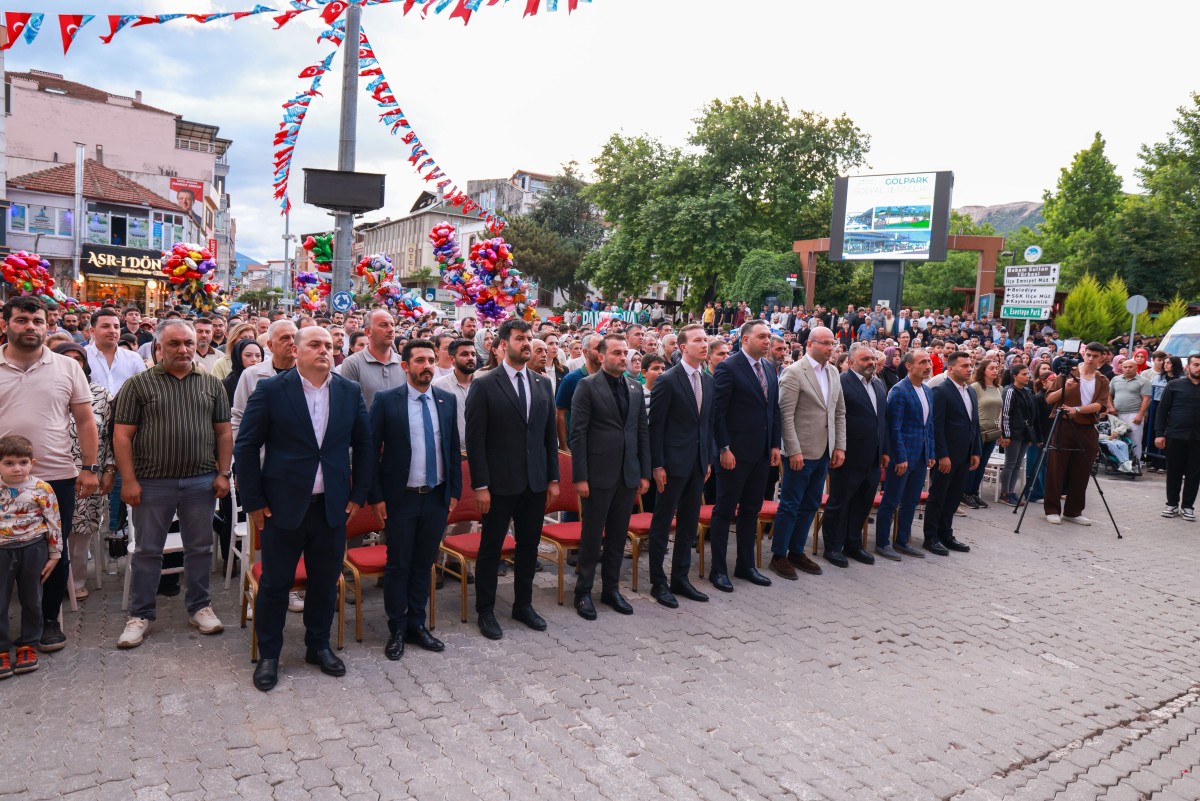 ÜLKÜCÜLERDEN GÖVDE GÖSTERİSİ 
