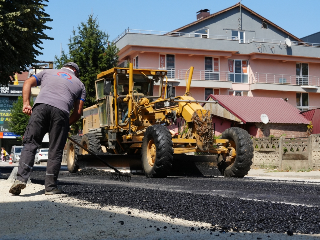 ŞEHİR ESTETİĞİNE UYGUN KALDIRIMLAR YAPILIYOR