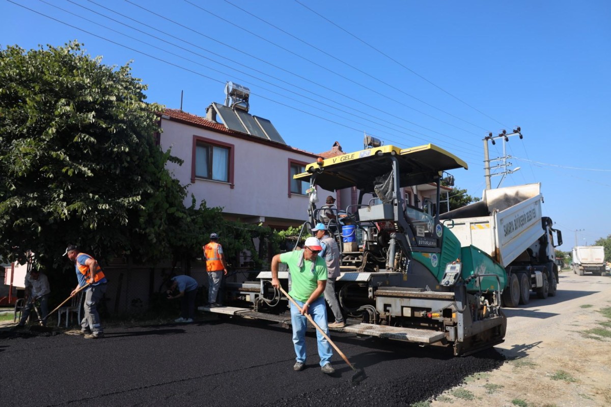 Büyükşehir’den Ferizli Ağacık’a sıcak asfalt dokunuşu
