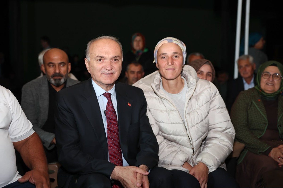 BAŞKAN ÖZLÜ AKPINAR SAKİNLERİNE KONUK OLDU