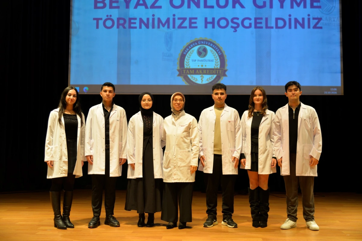 SAU Tıp Fakültesi Öğrencileri Beyaz Önlüklerini Giydi