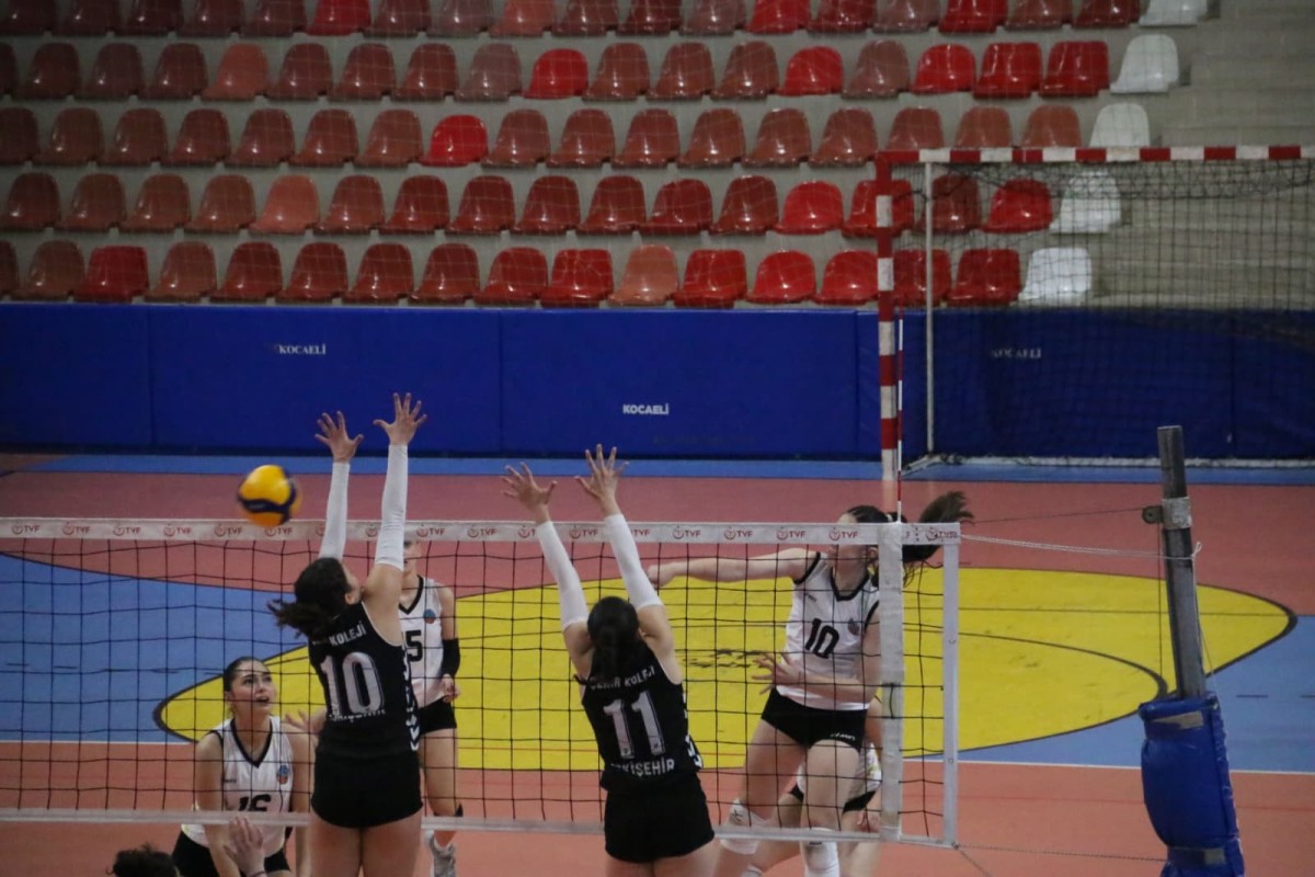 Serdivan’ın Sultanları Türkiye Finallerinde