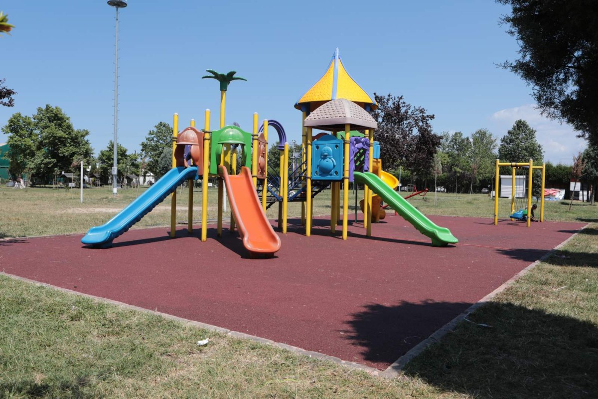 Arifiye Belediyesi Çocuklar İçin Park Yatırımlarını Sürdürüyor