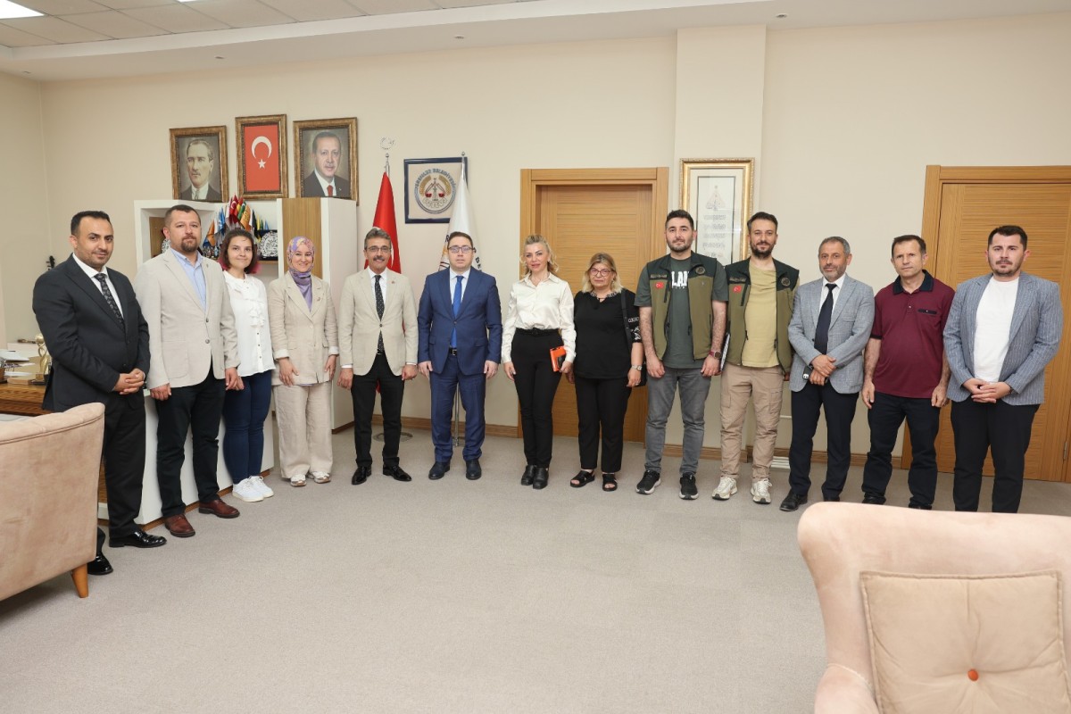 VALİ YARDIMCISI DEMİRAYAK VE BAŞKAN DİNÇ ERENLER BELEDİYESİ HAYVAN BAKIMEVİNİN YAPILACAĞI ALANI GEZDİ