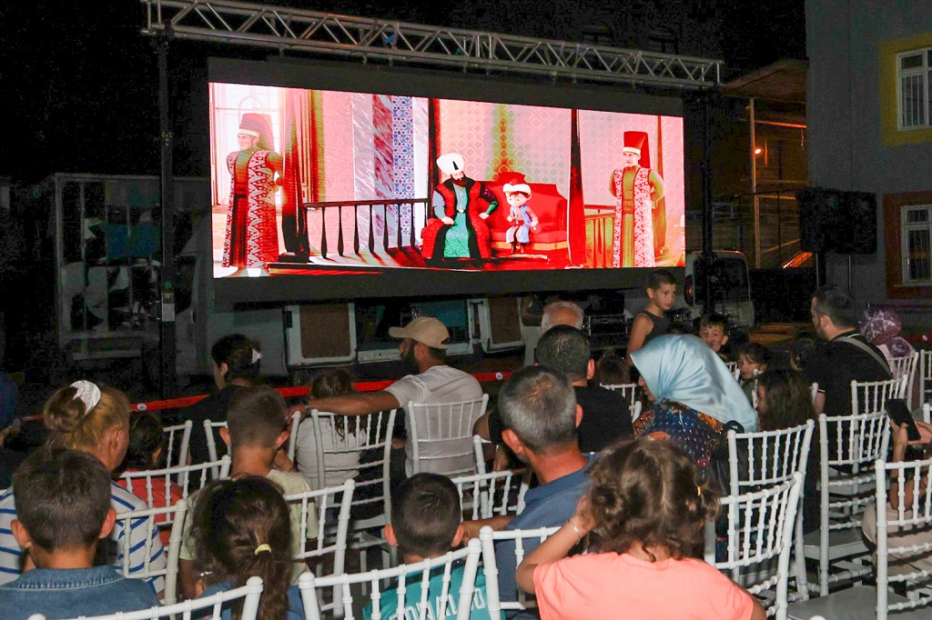 Çocuk Sineması Semerciler Mahallesi'nde Miniklerle Buluştu